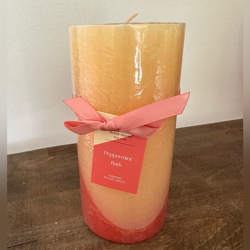 Susan Jacobs NEW Pillar Scented Candle Peppermint Bark